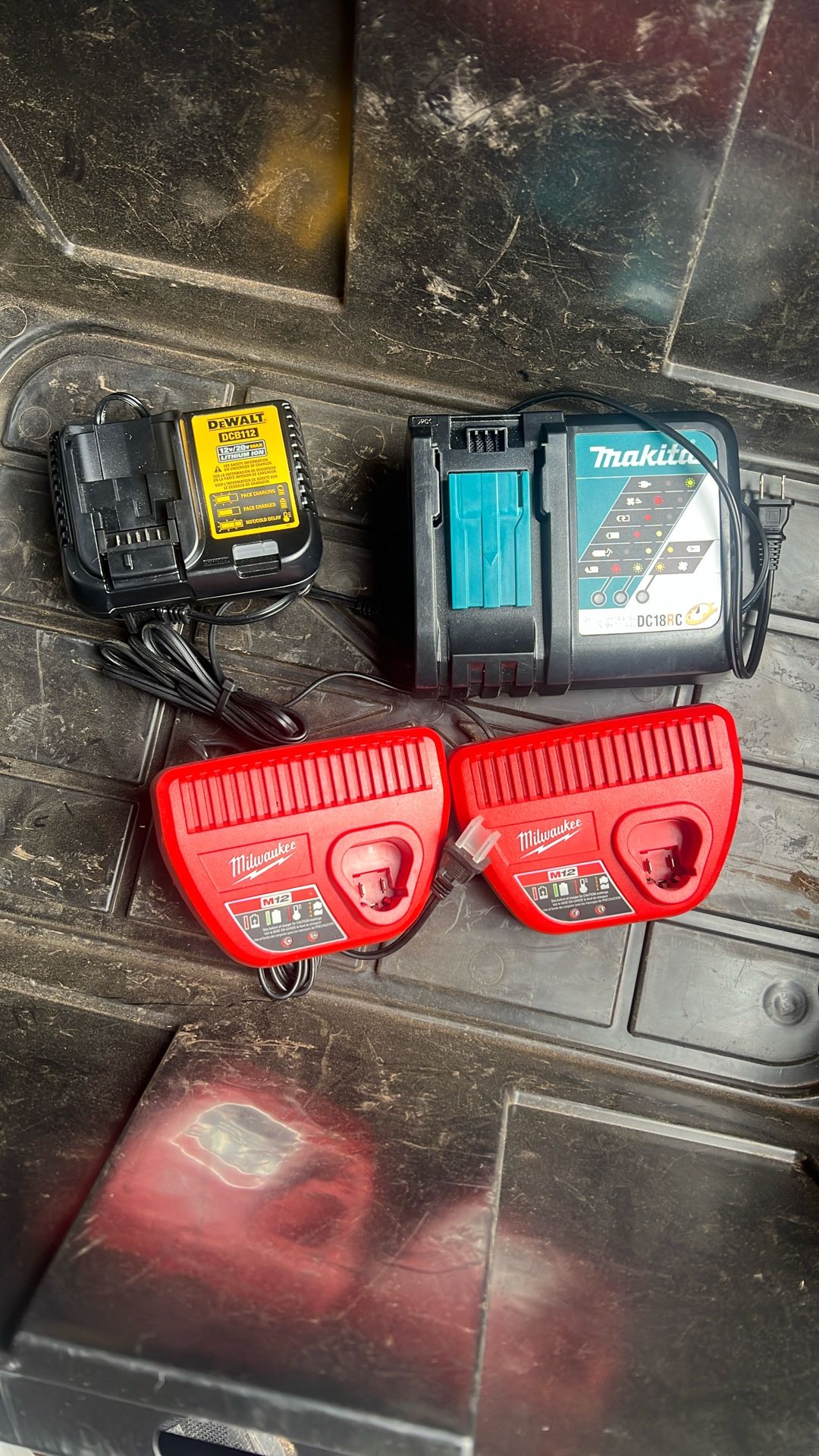 Dewalt / Milwaukee / Makita Chargers