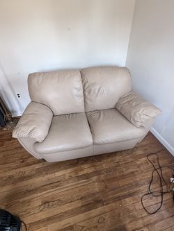 MUST GO ASAP – ACCEPTING OFFERS! ALL ITEMS ARE PRICED AND SOLD SEPARATELY.