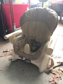 Reclining booster chair for child