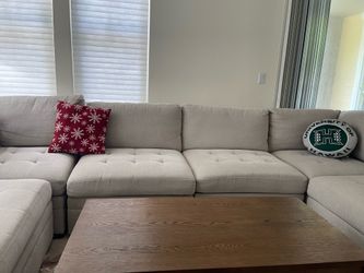 Thomasville Tisdale 6-Piece Modular Sectional with Storage Ottoman