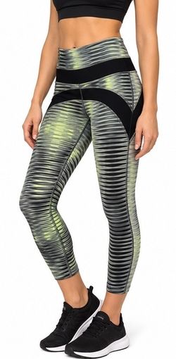 Lululemon Run Inspire Crop II Blurred Lines Size 8 26”