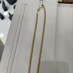 Cuban Link Chain (20 Inch )  Brand New  OBO