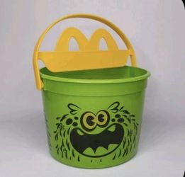 MCDONALD’S RETRO-STYLE BOO BUCKET