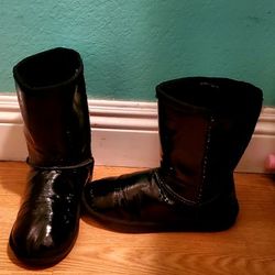 Zodiac Black Patten Ugg Style Boots..size 5 Womens...Great Condition!