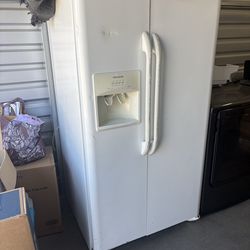 Side by side refrigerator