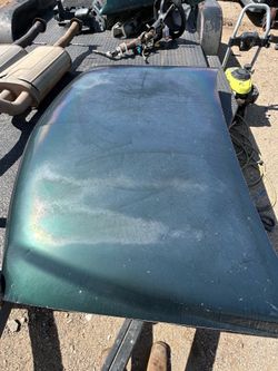 03 Chevy Tahoe hood