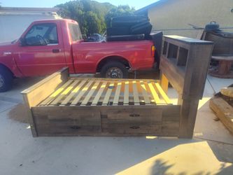 Full size bed frame w/2 drawers