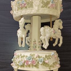 Vintage 1999 Limited Edition Carousel. Like New Condition. Works Great.