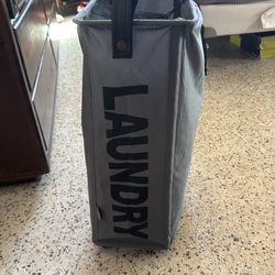 Laundry basket with wheels