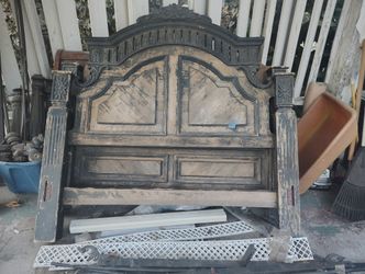 Bed queen size !