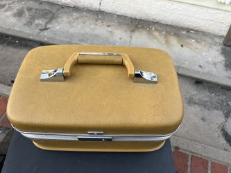 Vintage Samsonite Profile Camel Tan Brown Train Case Small Travel Carrying Luggage