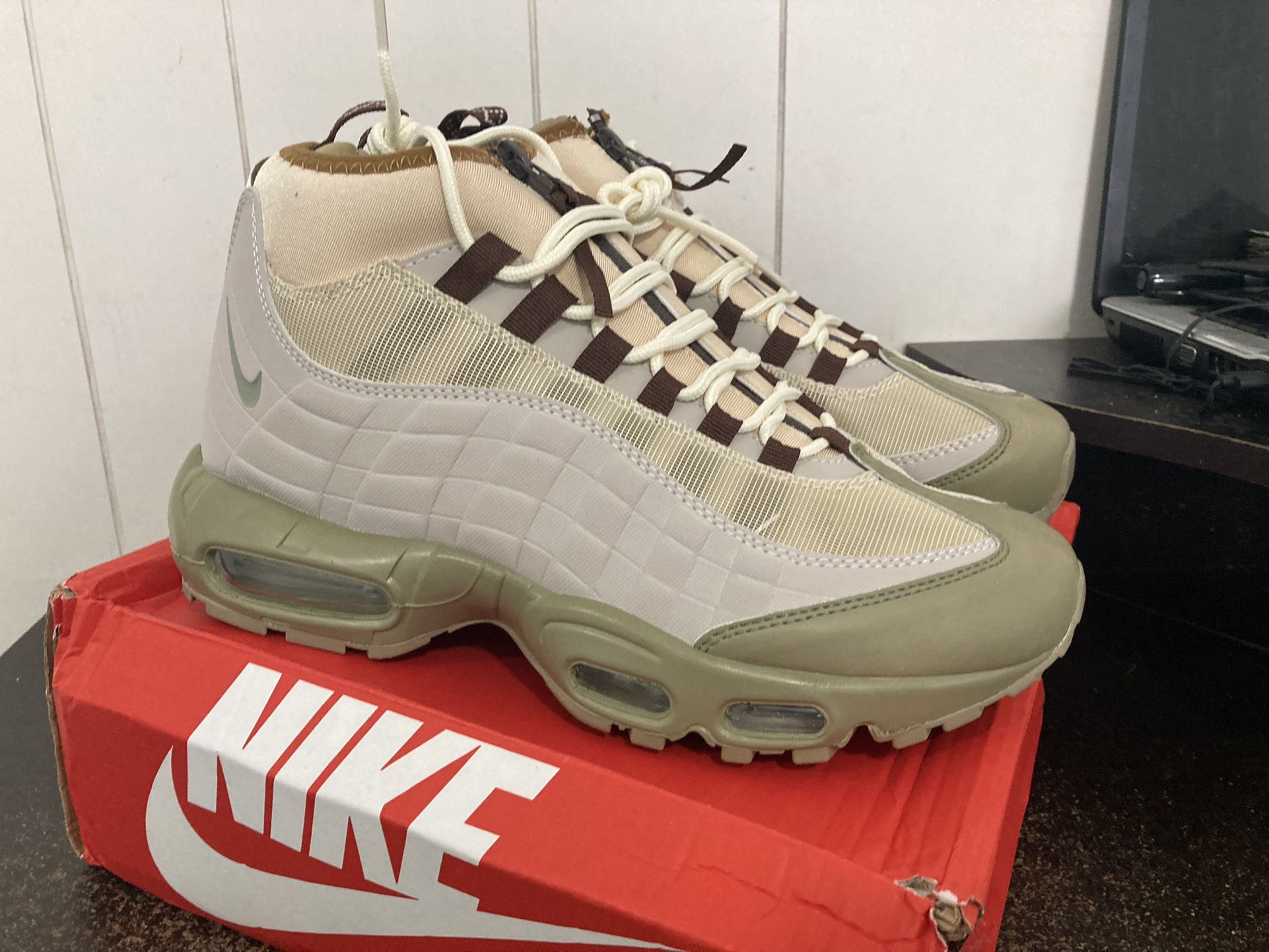 New Air Max 95 Sneakerboot- Mens 10