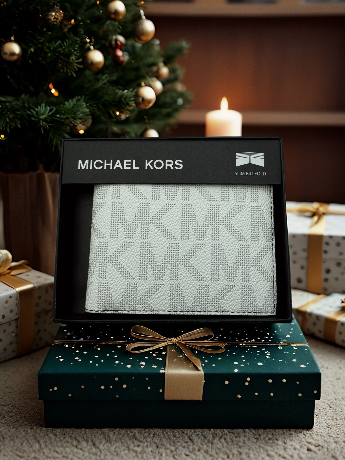 NWT Michael Kors Jet Set Men’s Slim Billfold Wallet in White Color, Sharp!