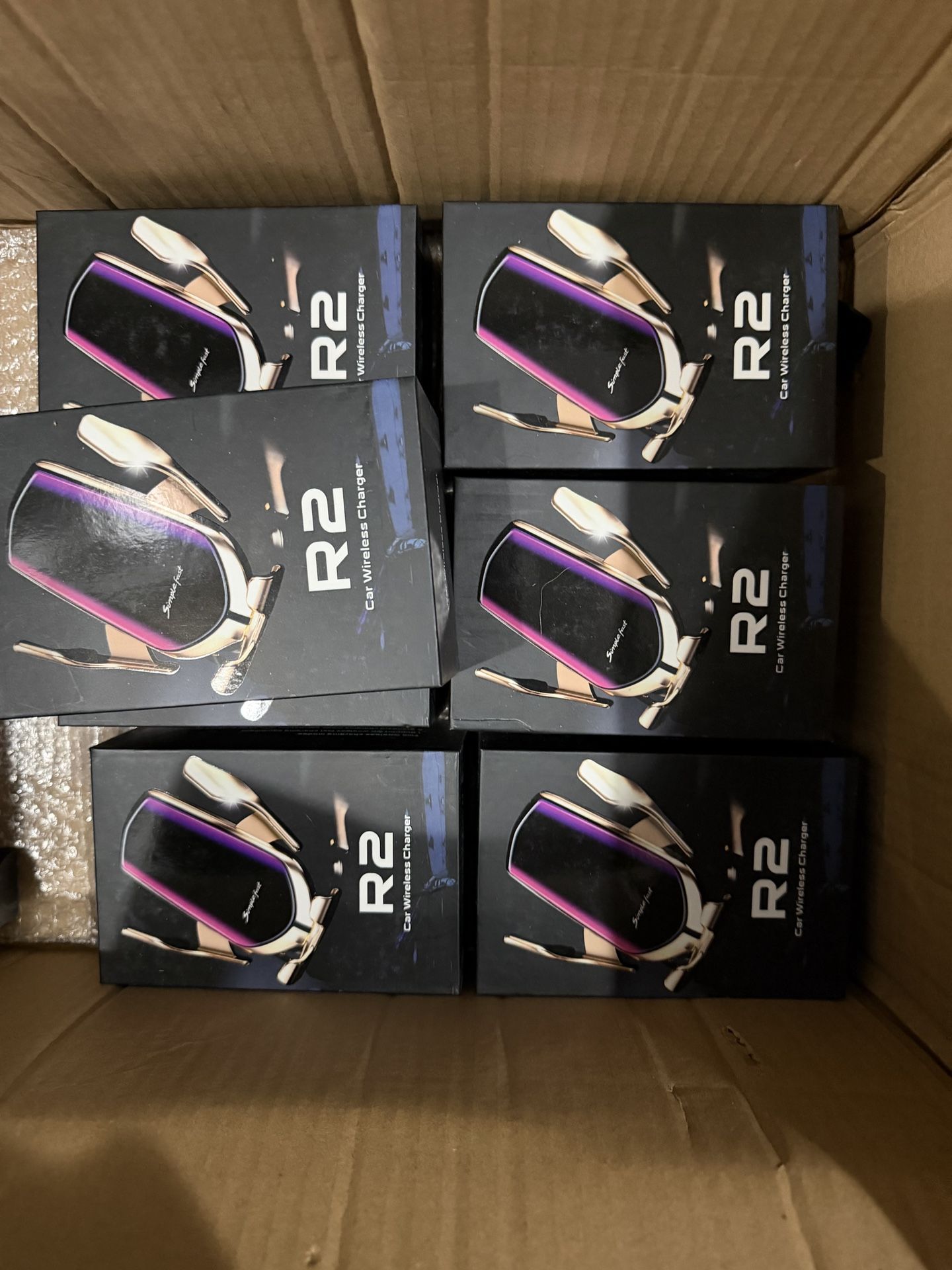 New R2 Car Wirless Chargers