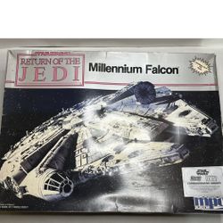 Vintage MPC Return Of The Jedi Millennium Falcon 8917 Scale Model Kit 1989