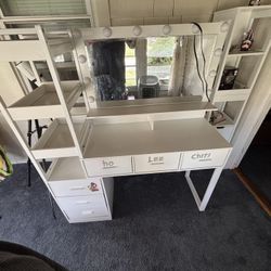 Make Up Table 