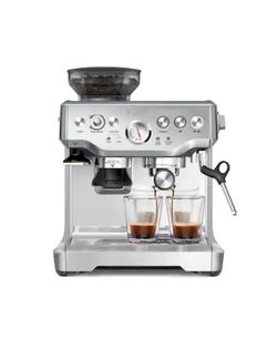 Espresso maker with a 15-bar Italian pump lets you prepare tasty beverages
A pressure gauge efficiently monitors extraction pressure for optimal resul