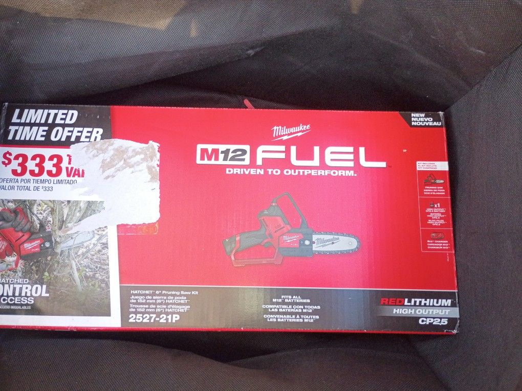Brand New Milwaukee Hatchet 6" Pruning Saw Kit 
