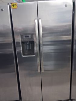 GE side-bye-side doors fridge