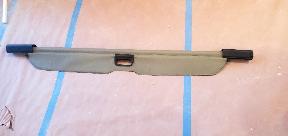 01 Yukon XL Suburban Security Shade