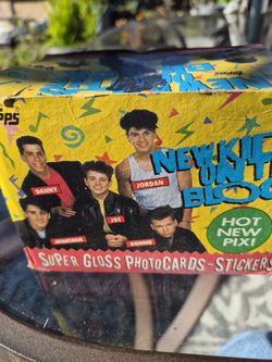 1989 Tops new kids on the block .