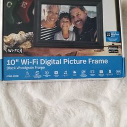 Brand new Still In The Box 10' Polaroid Digital picture Frame 