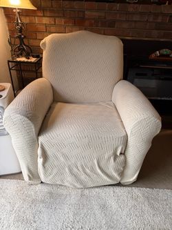 Moving out! La-Z-boy Recliner