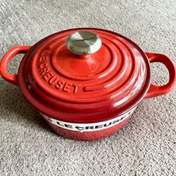 Brand New Le Creuset Signature Enameled Cast Iron Dutch Oven, Cerise Red