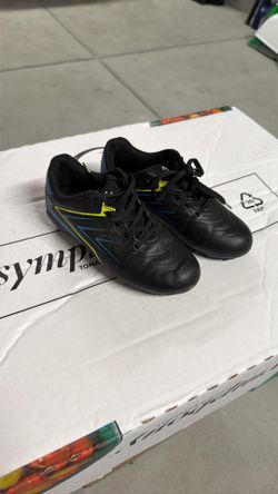 Kids Soccer Shoes Size 12K