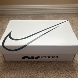 Size 9.5 Nike Air Zoom Maxfly