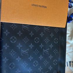 Louis Vuitton Monogram Eclipse Pochette Discovery Clutch Bag M62291