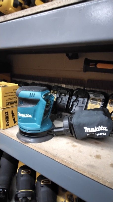 MAKITA 18V 5" (0125 mm) SANDER (TOOL ONLY)