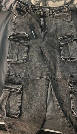 Brand New Fashion Nova Black Acid Wash Cargo Jeans – Size 13