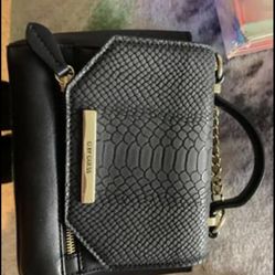 Women’s purses & hand bags !
