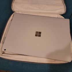 Surface laptop 3 excellent condition 8 GB RAM intel i5 256 GB ssd