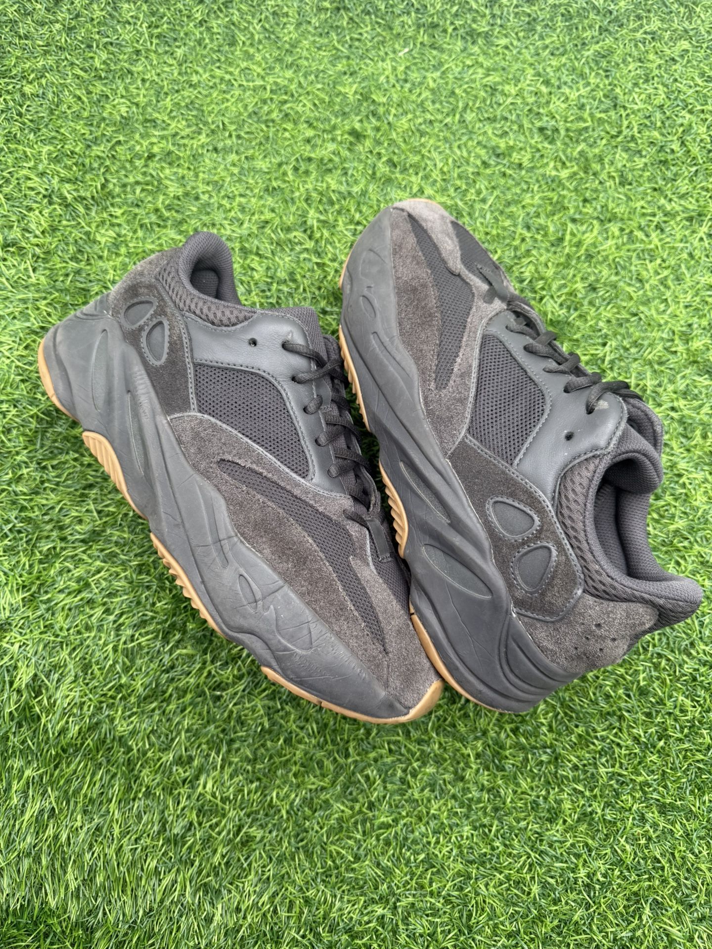 Adidas Yeezy Boost 700 “Utility Black Size 11