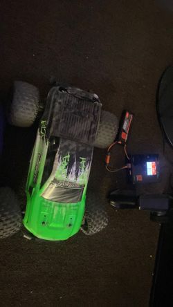 battery, and battery charger included Rc truck/car 4x4 battery, and battery charger included