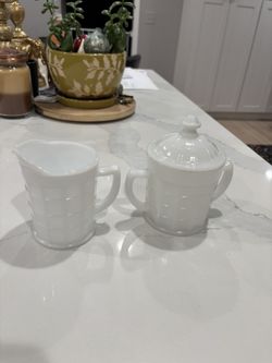 Milk Glass Cream And Sugar Set With Lid Great Condition Hazel Atlas Colonial Block Pattern