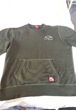 Nike Sweatshirt with pocket XL