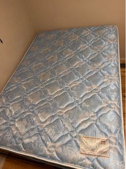 Full size bed with mattress