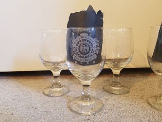 Brand New 9 Glasses For $5. Henry Winhard's clear logo beer glasses.