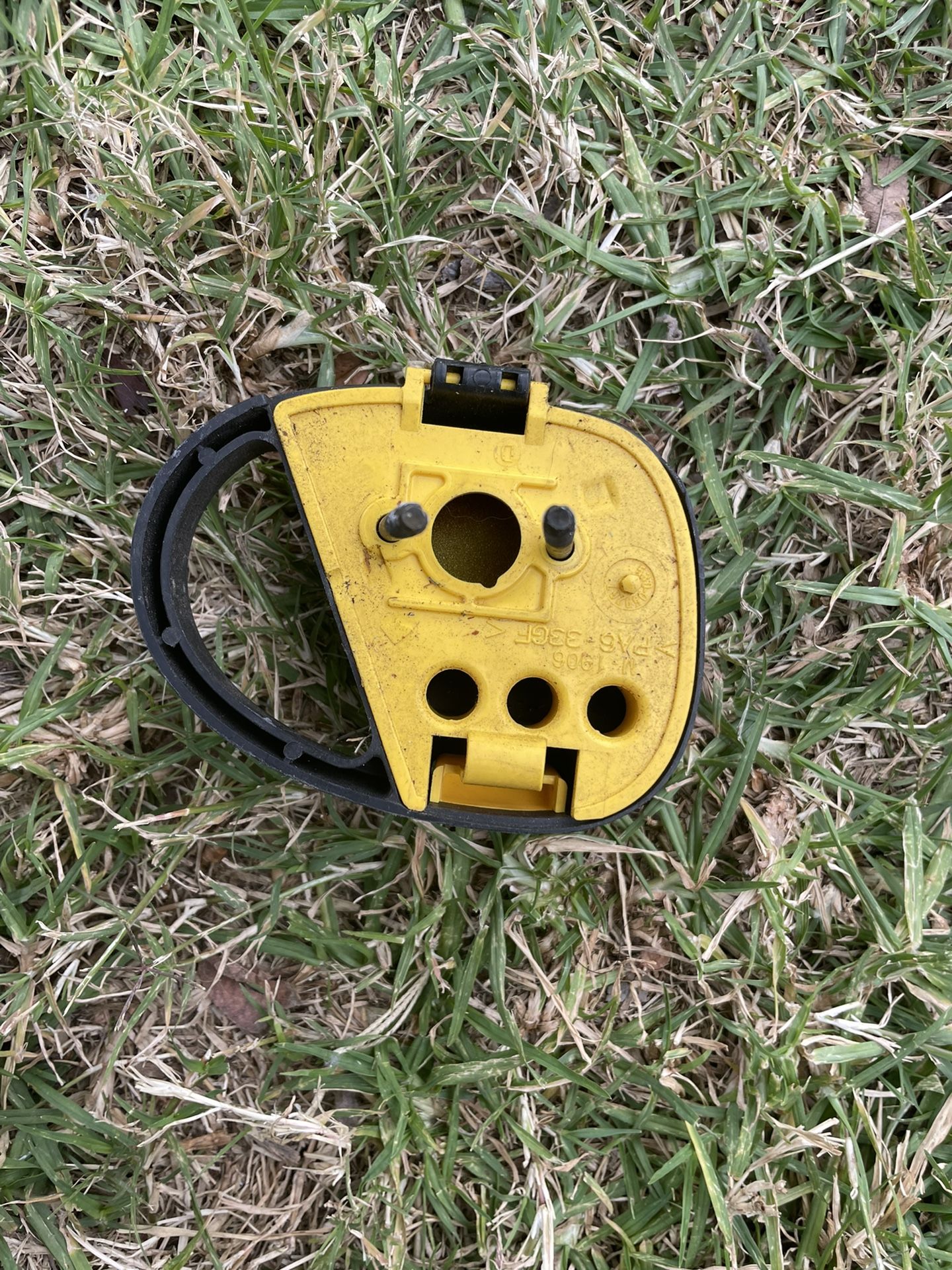 Weed Eater FeatherLite Plus FL26 Replaceent air filter Assembly USED