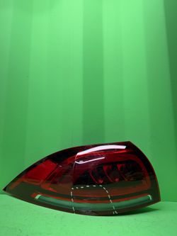 2020 2021 2022 2023 MERCEDES-BENZ SUV GLE350 GLE450 GLE580 GLE63 Left Driver Side Quarter Panel / Outer Tail Light OEM A1679060807