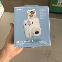 Fujifilm Instax Mini 12 Instant Camera (Clay White) – New