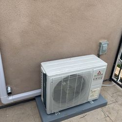 Minisplit 12000 BTU.    1 ton CALEFACCION.  Nuevo en caja.   WIFI.   5 años de garantia  instalación incluida  bajo consumo de energía