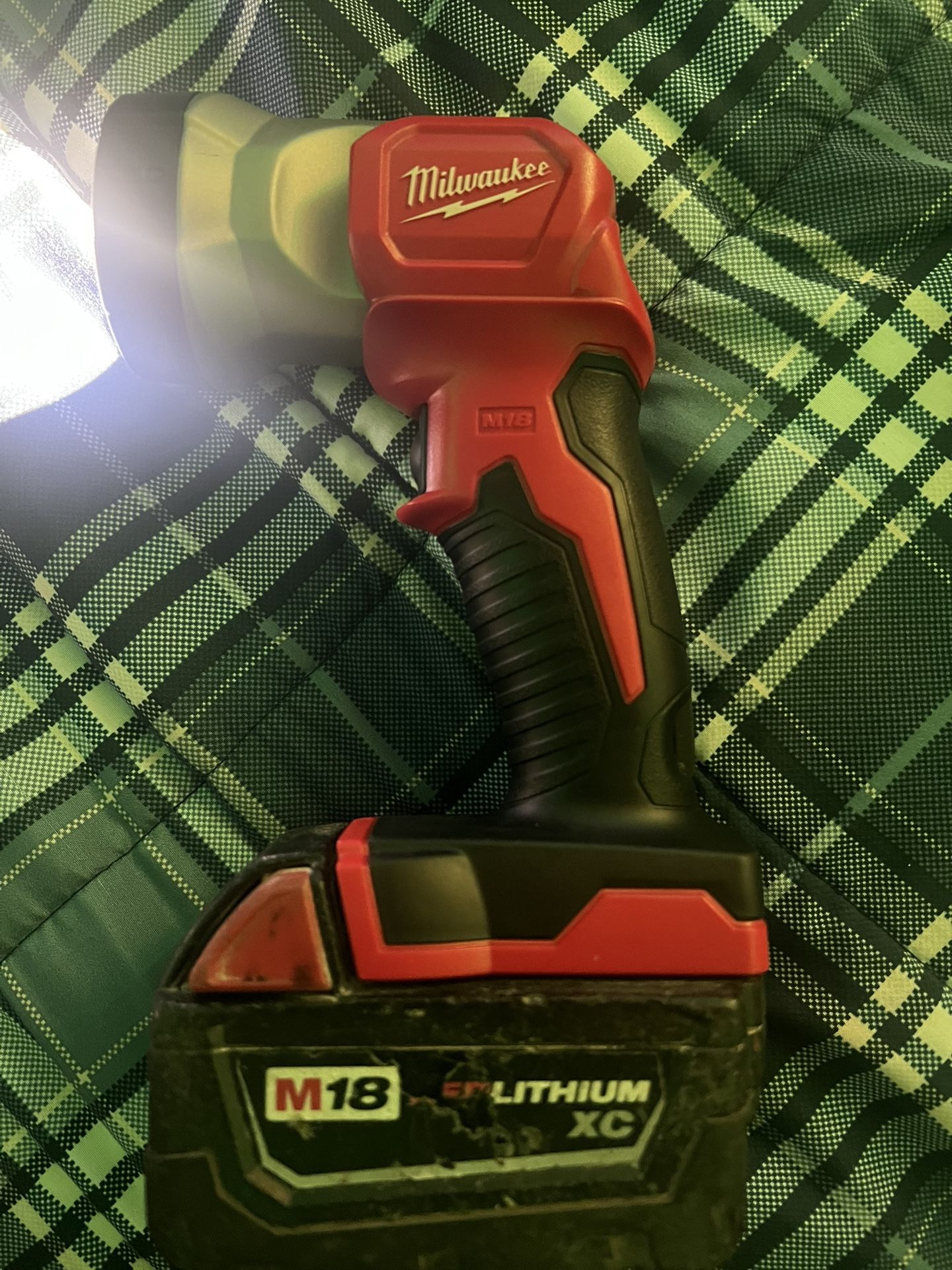 Milwaukee M18 LED Flashlight With XC 3.0 Battery