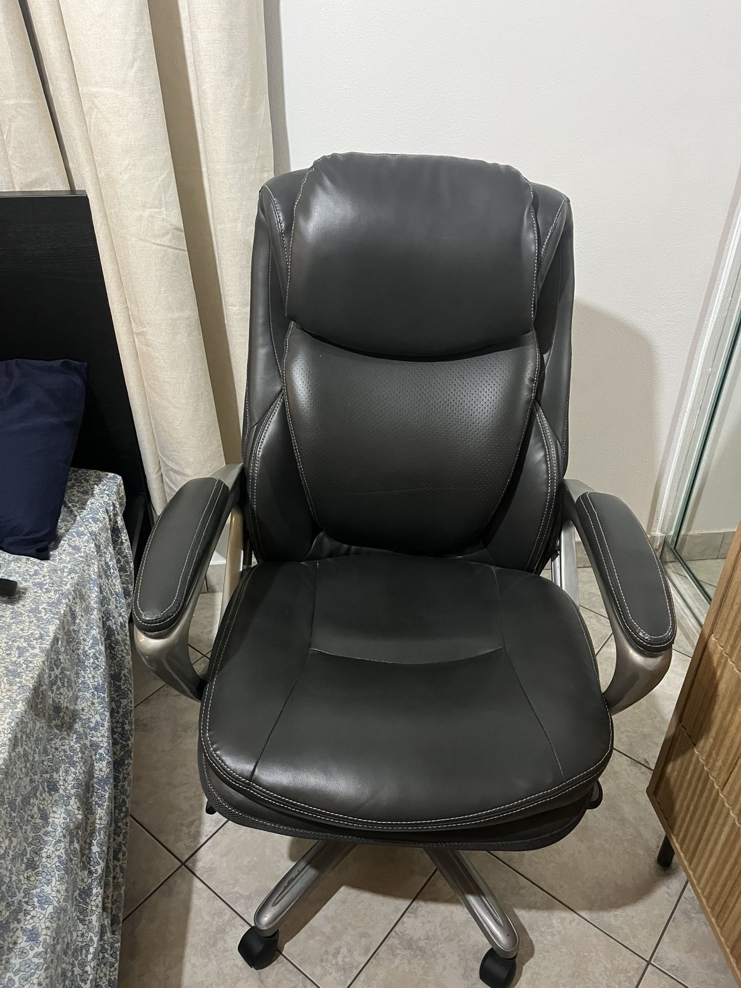 Serta Swivel Office Chair