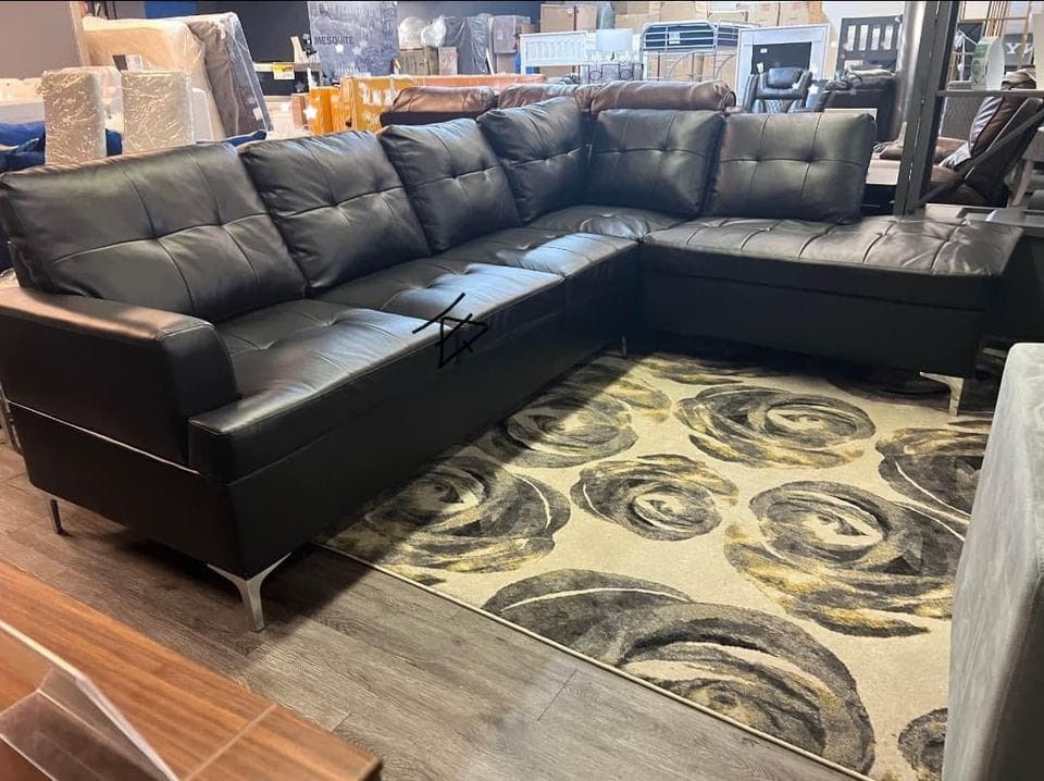 Barrington Exposed Metal Feet With Silver 2-Piece Sectional Right Chaise
Homelegance$10 Down Payment And Financing Available