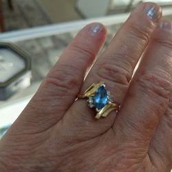 14K TOPAZ AND DIAMOND RING SZ 6 3/4