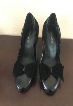 Nine West black heels with Bows